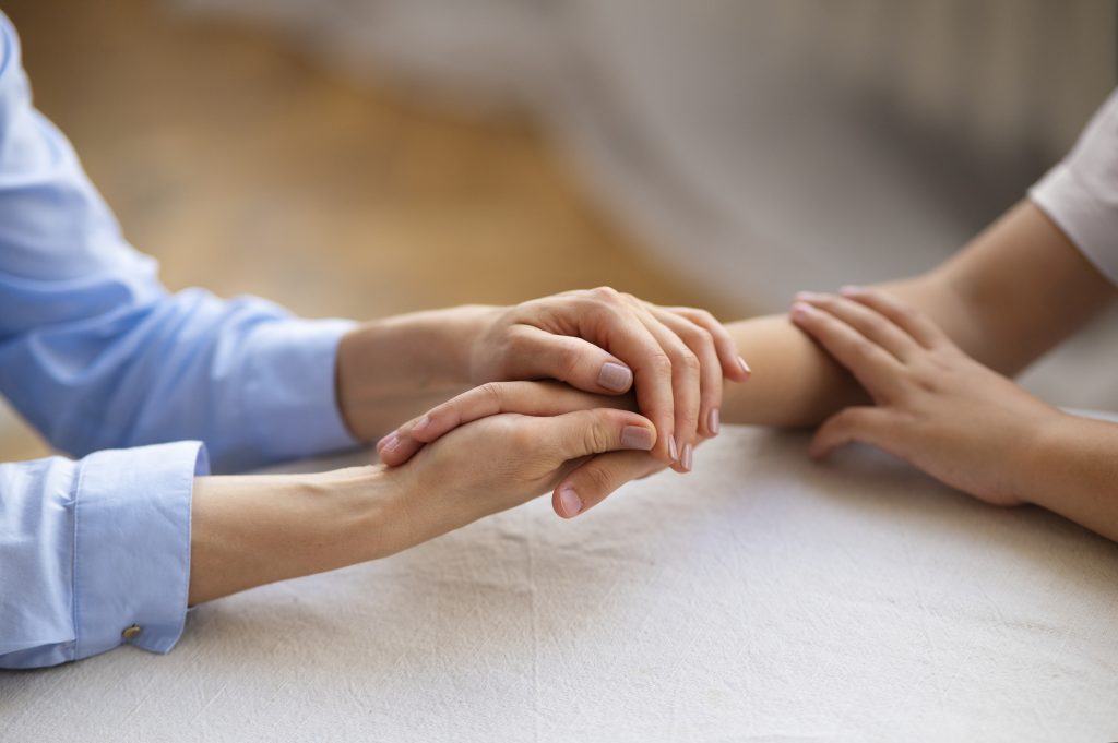 Psicóloga Barcelona ofreciendo terapia individual para el bienestar emocional y el autoconocimiento